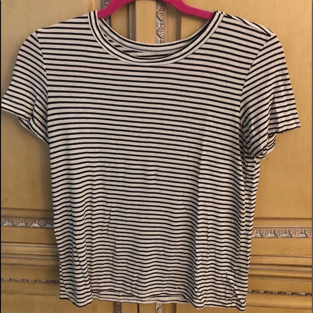 American Eagle white and black striped t shirt
